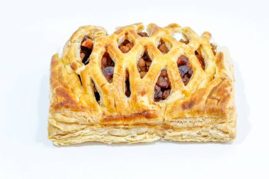 Kuru üzümlü ve cevizli börek