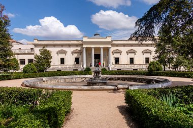 Madrid, İspanya, - 03 Mayıs 2021: Madrid 'deki Finca de Vista Alegre adlı halk bahçeleri, İspanya