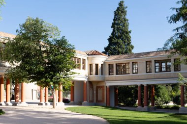 Madrid, İspanya - 10 Ekim 2022 Madrid 'deki Finca de Vista Alegre adlı halk bahçeleri, İspanya