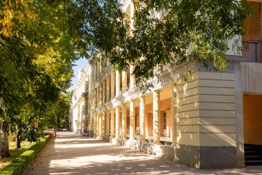 Madrid, İspanya - 10 Ekim 2022 Madrid 'deki Finca de Vista Alegre adlı halk bahçeleri, İspanya