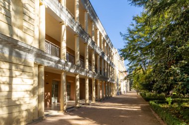 Madrid, İspanya, - 10 Kasım 2022: Madrid 'deki Finca de Vista Alegre adlı halk bahçeleri, İspanya