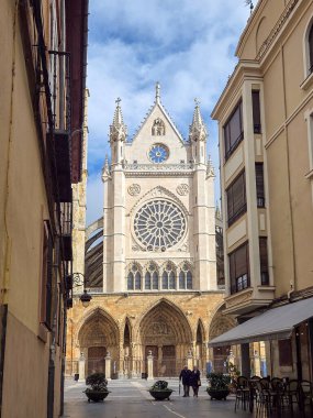 Leon, İspanya, 16 Kasım 2025 'te Leon Katedrali' ne bakın. 