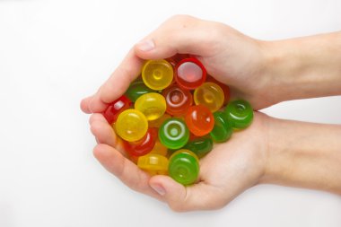 izole renkli şekerler