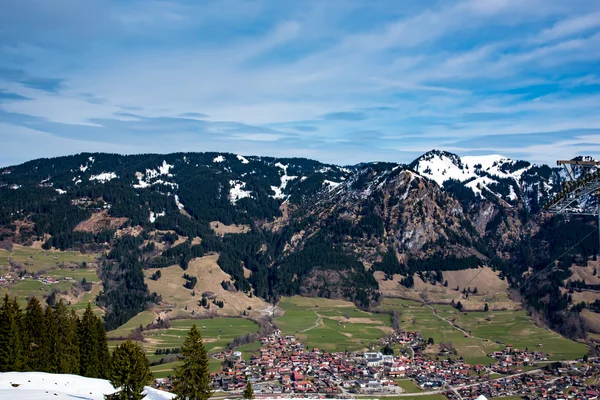 Villaggio nelle Alpi tedesche — Foto Stock