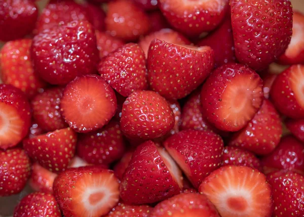 taze kesilmiş çilek