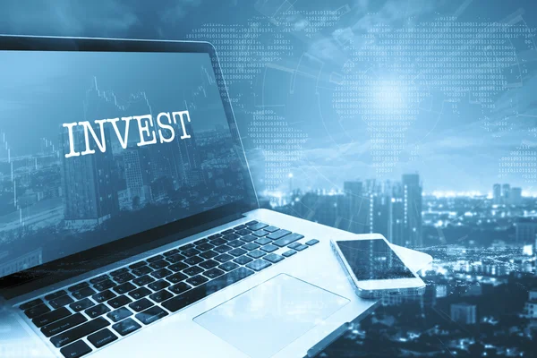 Investieren: grauer Computerbildschirm. digitales Geschäfts- und Technologiekonzept. — Stockfoto