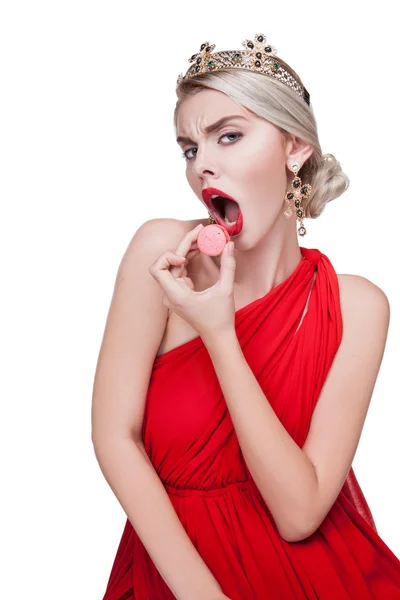 Mulher bonita em vestido vermelho — Fotografia de Stock