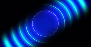 Sinematik olarak muhteşem neon halkalar ortaya çıkıyor. 4K parlama efekti bg. Spiral alevler küre güç odası açma konsepti. Bir cihazdan yayılan ses dalgaları. Radyo sinyali müzik görselleştirme kaydı.