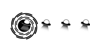 Bir UFO, gökyüzündeki dönen kara bir geçitten ortaya çıkar. İnsanların anlayamayacağı dünyevi güçlerin gelişini sembolize eder.