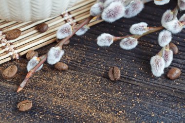 Kukum eski ahşap masa arka plan üzerinde