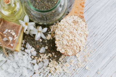 Ev yapımı yüz ve vücut maskesi (scrub doğal maddeler)