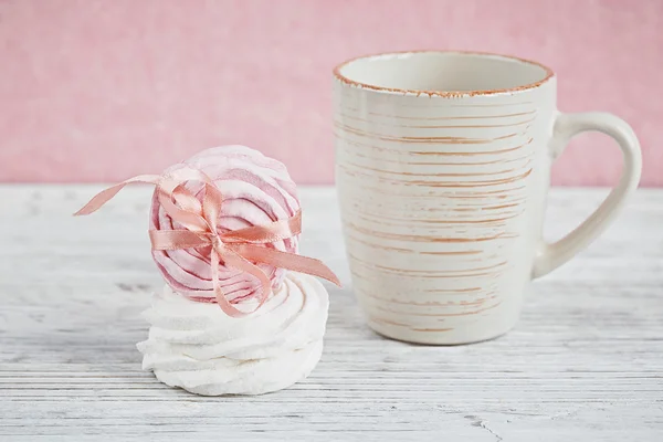 Házi édes rózsaszín és fehér pillecukor - a könnyű jaj zephyr — Stock Fotó