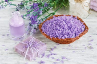 Doğal el yapımı Sabun, deniz tuzu ve havlu