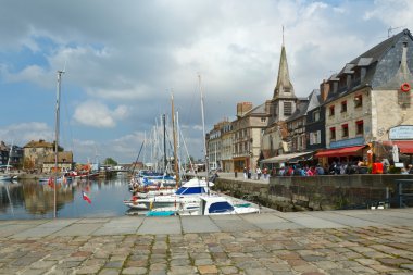 Honfleur Harbor yatlar