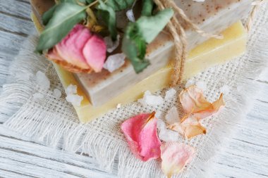 doğal el yapımı Sabun kokulu otlar ile