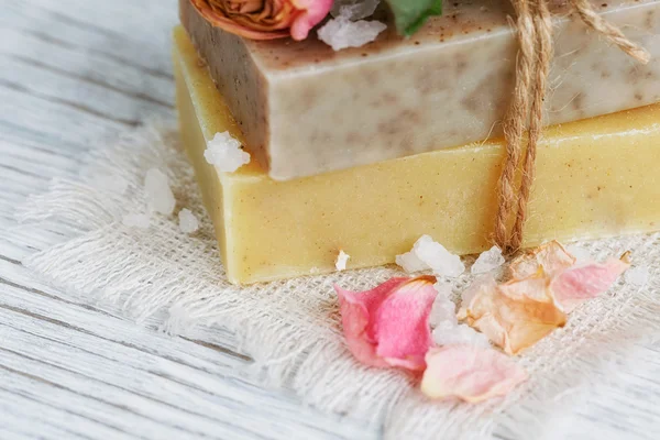 doğal el yapımı Sabun kokulu otlar ile