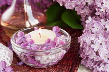 Spa Konsept: kaplıca tedavisi doğal deniz tuzu ile kompozisyon,