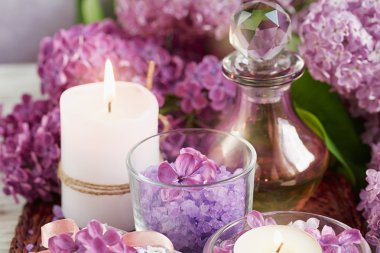 Spa Konsept: kaplıca tedavisi doğal deniz tuzu ile kompozisyon,