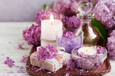 Spa Konsept: kaplıca tedavisi doğal deniz tuzu ile kompozisyon,