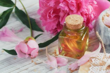 Spa Konsept: kaplıca tedavisi doğal deniz tuzu ile kompozisyon,