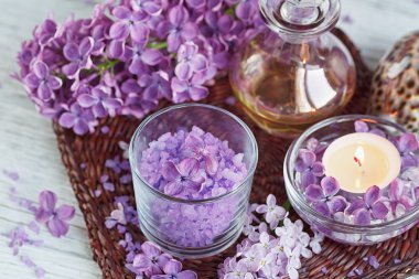 Spa Konsept: kaplıca tedavisi doğal deniz tuzu ile kompozisyon,