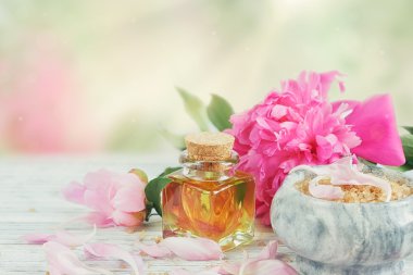 Spa Konsept: kaplıca tedavisi doğal deniz tuzu ile kompozisyon,