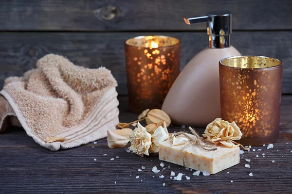 Composição de tratamento de spa. Sabão artesanal natural com perfumado — Fotografia de Stock