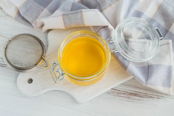 Ghee Maison Beurre Clarifié Dans Bocal Sur Table Bois Blanc — Photo