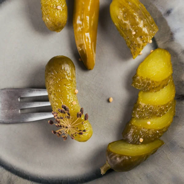 Plate Gherkins Pickled Cucumbers Grey Background Clean Eating Vegetarian Food — Stock Photo, Image