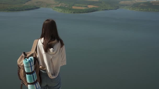 Femei excursioniste petrec timp liber în zona Bakota — Videoclip de stoc