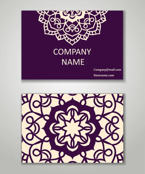 Векторная винтажная визитная карточка. Дизайн красоты. Цветочная мандала — стоковый вектор