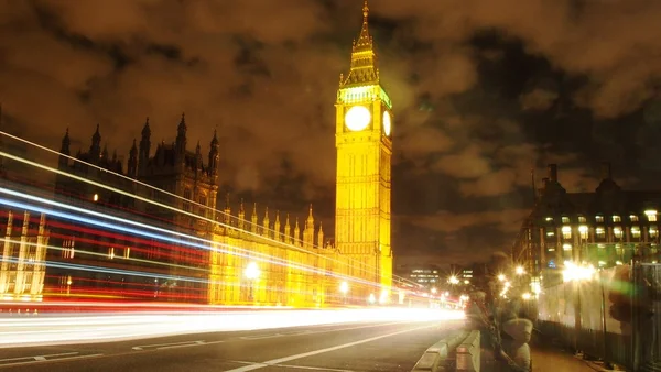 Big Ben y Londres luces de autobús —  Fotos de Stock