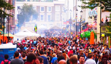 eine autofahrt durch marokko. gefilmt wurde durch die windschutzscheibe