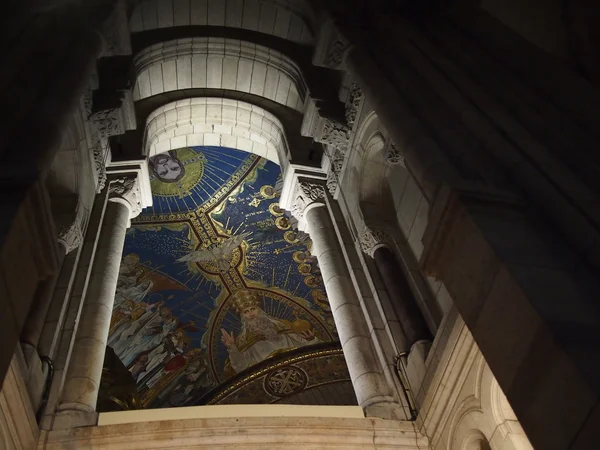 Archway and painting inside Montmartre — Stock Photo, Image