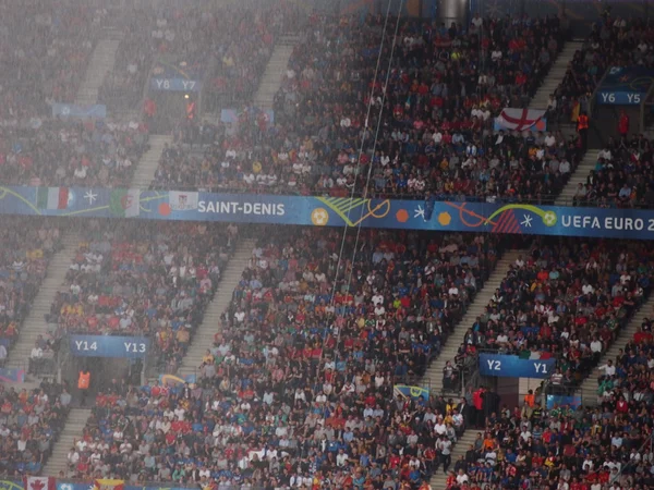 Heavy rain storm during football — Stock Photo, Image