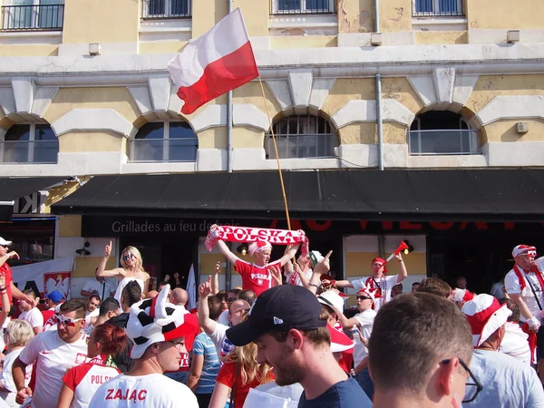 Fanoušci Polsko pochodové — Stock fotografie