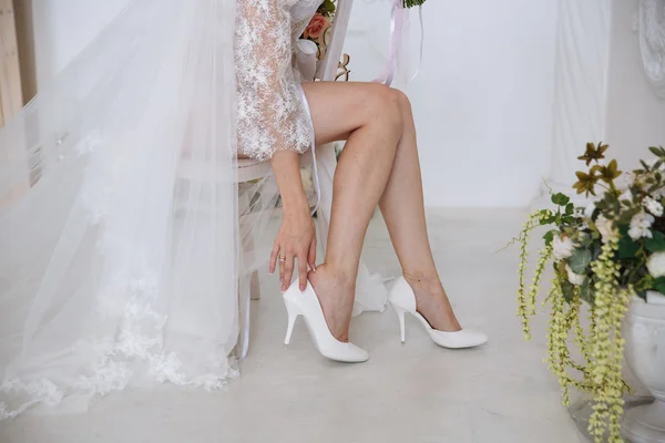 Vértes részlete a cipőt esküvő menyasszony — Stock Fotó