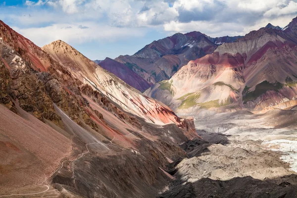 Pamir Dağları güzel görünümü