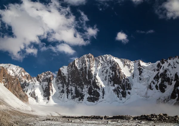 Vackert bergslandskap — Stockfoto