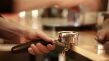 Barista tutucu ve dış müdahale