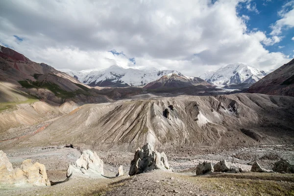 Horská krajina. Pamir regionu. Kyrgyzstán — Stock fotografie