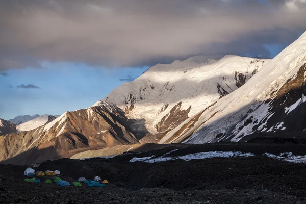Puesta de sol en las montañas Pamir — Foto de Stock
