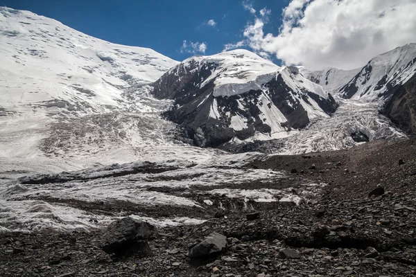 Glaciar cerca del pico Lenin. Región de Pamir. Kirguistán — Foto de Stock