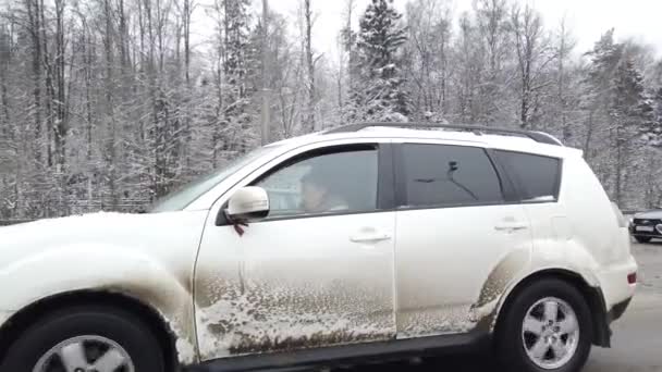 Janeiro 2021 Moscow Rússia Carros Dirigindo Uma Estrada Coberta Neve — Vídeo de Stock