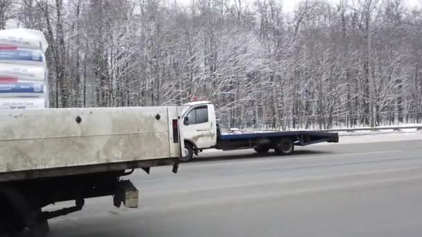 Januari 2021 Moscow Russia Auto Rijden Een Besneeuwde Weg Schieten — Stockvideo