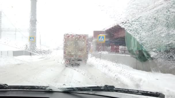 Enero 2021 Moscú Rusia Coches Conduciendo Por Una Carretera Cubierta — Vídeo de stock