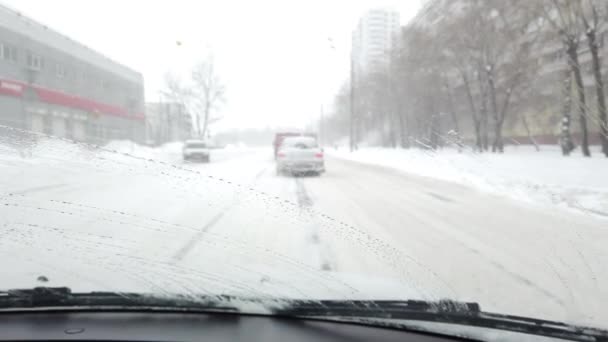 Enero 2021 Moscú Rusia Coches Conduciendo Por Una Carretera Cubierta — Vídeo de stock