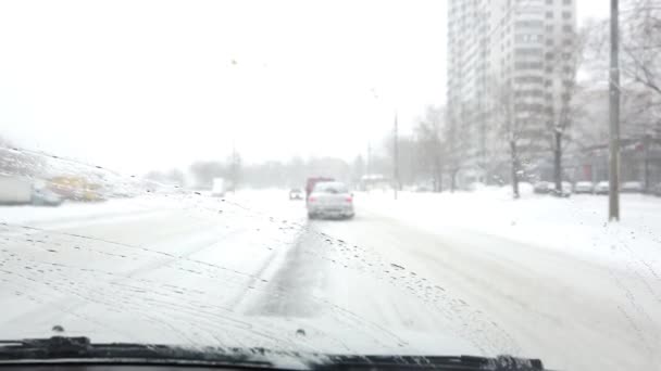 Enero 2021 Moscú Rusia Coches Conduciendo Por Una Carretera Cubierta — Vídeo de stock