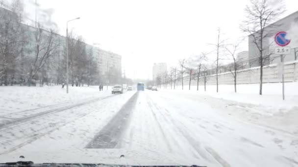 Januari 2021 Moscow Ryssland Bilar Som Kör Snötäckt Väg Fotografering — Stockvideo