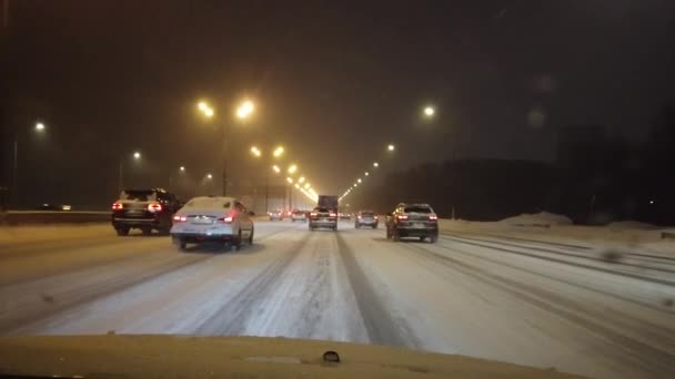 Januari 2021 Moscow Ryssland Bilar Som Kör Snötäckt Väg Fotografering — Stockvideo